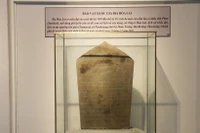 La estela de Hoa Lai, un tesoro nacional, se exhibe actualmente en el Museo Provincial de Khanh Hoa. (Fuente: VNA)