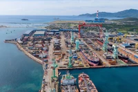 La empresa HD Hyundai Vietnam promueve la formación de la cadena de valor logístico y servicios de apoyo en el área de Van Phong. (Fuente: VNA)