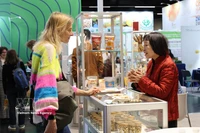 La empresa Long Son JSC de Vietnam presenta sus granos de anacardo orgánicos en Biofach 2026, la feria comercial de agricultura orgánica líder en el mundo. (Fuente: VNA)