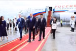 En la eremonia de bienvenida al presidente de la Duma Estatal de Rusia, Viacheslav Volodin, en el Aeropuerto Internacional de Noi Bai. Foto: VNA