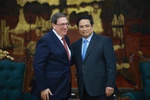 El primer ministro Pham Minh Chinh y el enviado especial del Partido Comunista y del Estado cubanos, miembro del Buró Político y canciller Bruno Rodríguez Parrilla (Fuente: VNA)