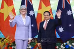 El primer ministro de Vietnam, Pham Minh Chinh, y la gobernadora general de Australia, Sam Mostyn (Fuente: VNA)