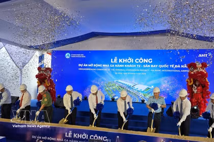 La ceremonia de inicio del proyecto de ampliación de la terminal internacional de pasajeros de Da Nang (Terminal T2). Foto: VNA