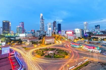 Subterranización de red eléctrica en Ciudad Ho Chi Minh crea espacio urbano moderno