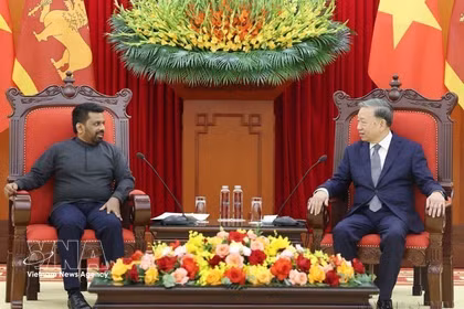 El secretario general del Partido Comunista y presidente de Vietnam, To Lam, recibió al presidente de Sri Lanka, Anura Kumara Dissanayaka, líder del partido Frente de Liberación Popular (JVP), durante su visita de Estado a Vietnam y su participación en las celebraciones del Día de Vesak de las Naciones Unidas, en la tarde del 4 de mayo de 2025. Foto: VNA