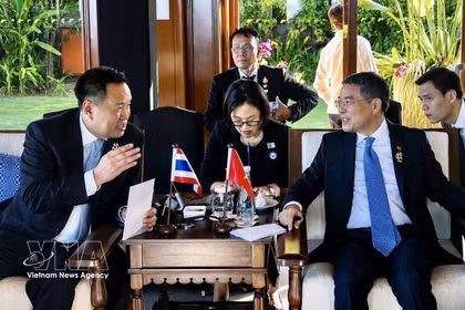 Durante su participación en la 48ª Cumbre de la ASEAN en Cebú, Filipinas, el 8 de mayo de 2026, el primer ministro Le Minh Hung se reunió con su homólogo tailandés, Anutin Charnvirakul. (Foto: VNA)