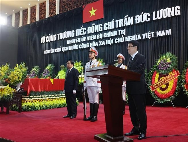 El presidente Luong Cuong pronuncia la Oración fúnebre. (Foto: VNA) truy-dieu-2.jpg