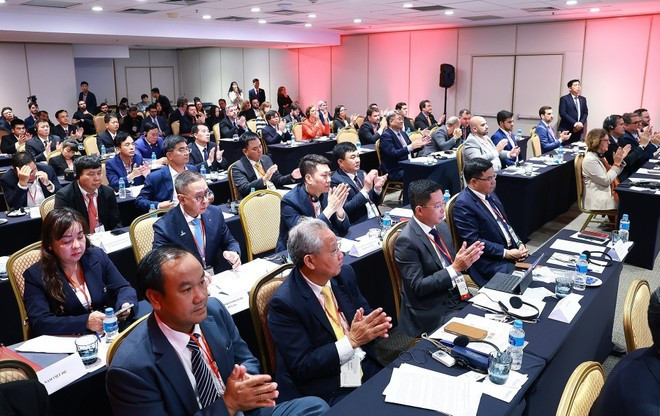 En el foro (Fuente: VNA) dien-dan-doanh.jpg