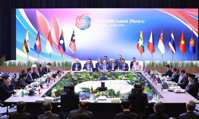 Sesión plenaria de la 46ª Cumbre de la ASEAN. (Foto: VNA) vna-potal-thu-tuong-tham-du-phien-toan-the-hoi-nghi-cap-cao-asean-lan-thu-46-8054155.jpg