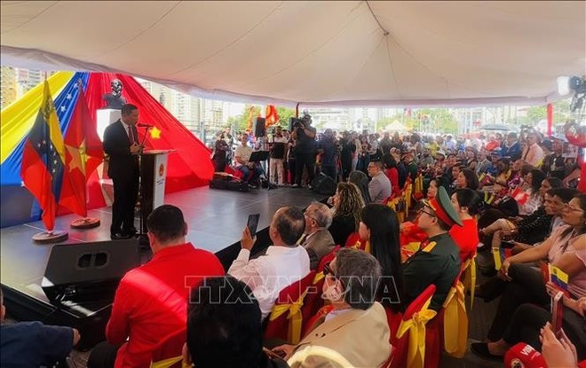 El embajador vietnamita en Venezuela, Vu Trung My, habla en el event. (Fuente: VNA) dai-su-viet-nam.jpg