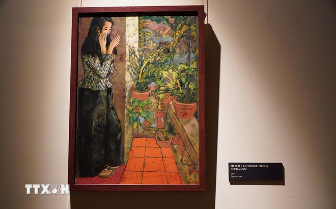 Obra del difunto pintor Nguyen Tu Nghiem en el Museo Nacional de Medicina Oriental. (Foto: VNA) khai-mac-trien-lam-tranh-son-mai-viet-nam-tai-nga-31-5.jpg