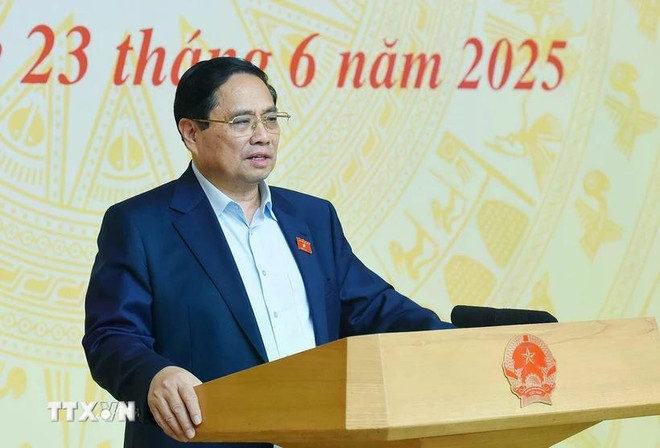 El primer ministro de Vietnam, Pham Minh Chinh, interviene en la conferencia. (Fuente: VNA) thu-tuong-chu-tri-hoi-nghi-tong-ket-dot-cao-diem-dau-tranh-phong-chong-buon-lau.jpg