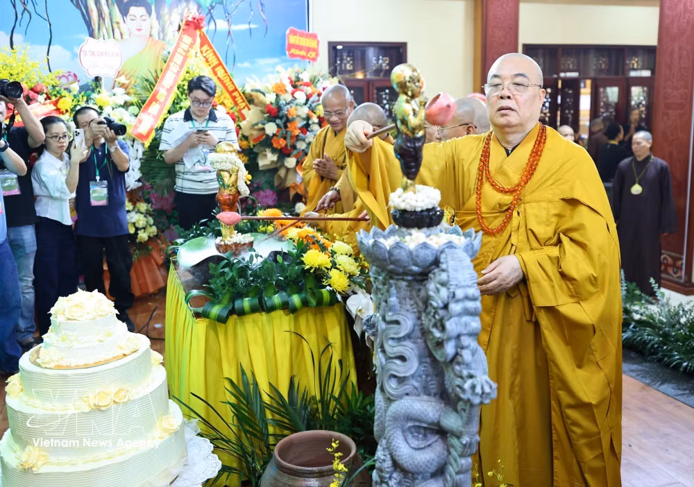vnanet-potal-dai-le-phat-dan-2026-lan-toa-tam-tu-bi-toi-phat-tu-cong-chung-8796029.jpg