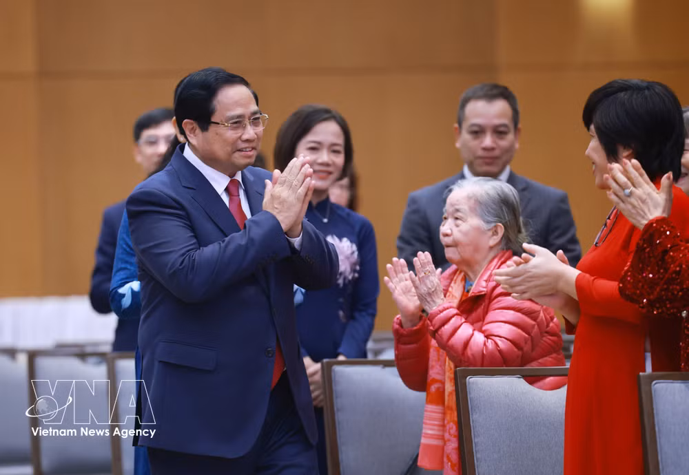 vnanet-potal-thu-tuong-gap-mat-dai-dien-nu-lanh-dao-va-trao-giai-thuong-kovalevskaia-nam-2025-8624133.jpg