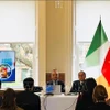 John Cullen, director general de Auranta (Irlanda), grupo agrícola y de alimentación animal, presenta tecnologías y productos respetuosos con el medio ambiente adecuados para las necesidades de la transición verde de Vietnam. (Fuente: VNA)