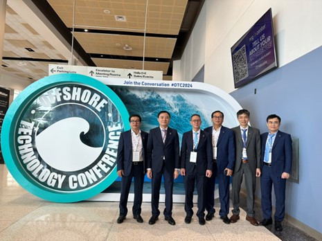 La delegación de Petrovietnam en la Conferencia de Tecnología Offshore 2024 (Fuente: pvn.vn)