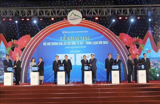 En la inauguración de la Feria Internacional de Comercio y Turismo Vietnam - China (Fuente: VNA)