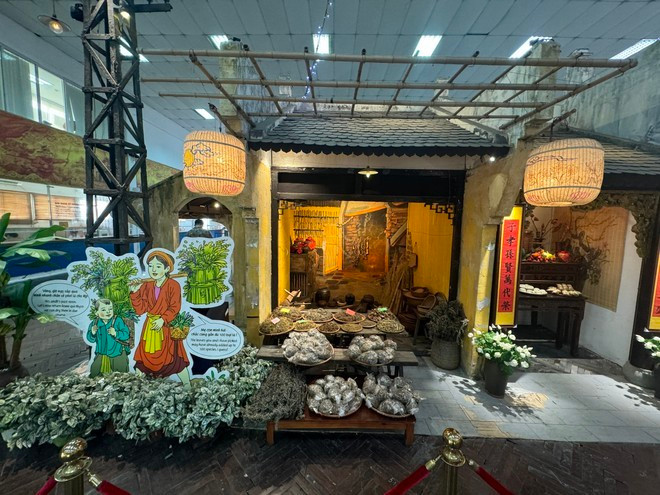 Un espacio de exhibición en el evento. (Fotografía: anninhthudo.vn) 