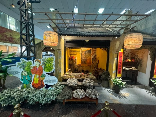 Un espacio de exhibición en el evento. (Fotografía: anninhthudo.vn) 
