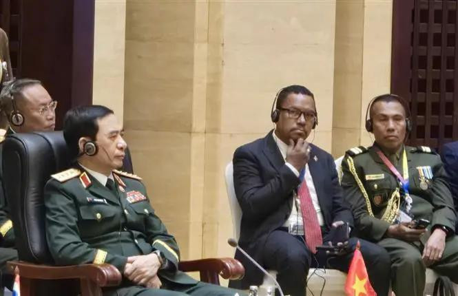 El vicesecretario de la Comisión Militar Central y ministro de Defensa, general Phan Van Giang, en la reunión (Fuente: VNA)