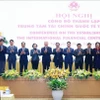 El primer ministro Pham Minh Chinh y miembros del Consejo Ejecutivo del Centro Financiero Internacional y de la Oficina Ejecutiva del Centro en Ciudad Ho Chi Minh y Da Nang. Foto: VNA