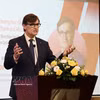 Salvador Illa i Roca, presidente de la Generalitat de Cataluña (España), interviene en la conferencia. Foto: VNA