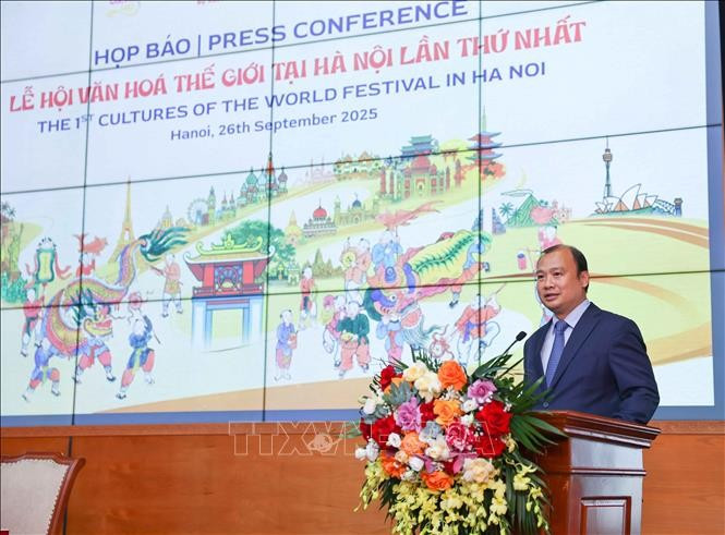 El viceministro del Cultura, Deportes y Turismo Le Hai Binh en la rueda de prensa. (Foto: VNA)