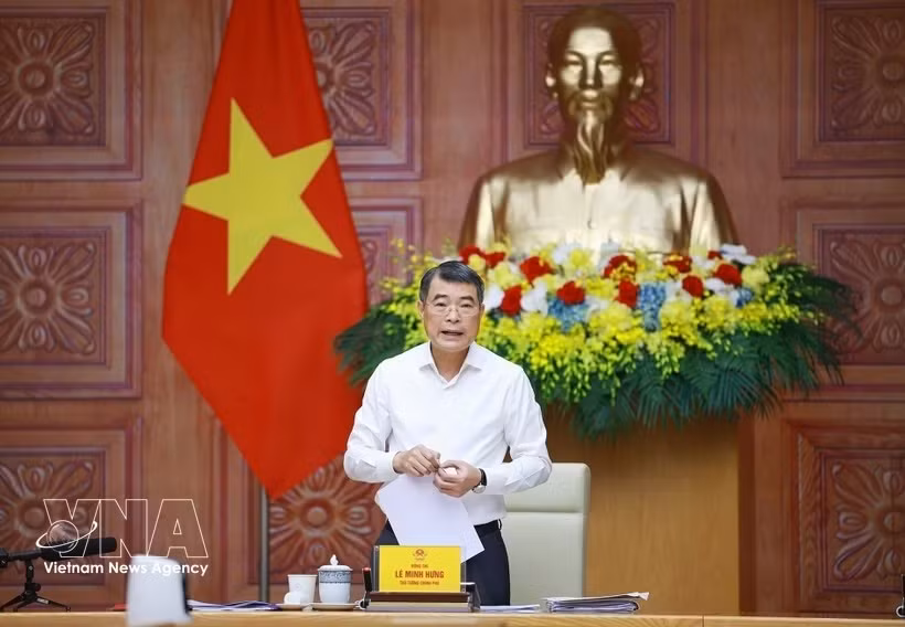 El primer ministro de Vietnam, Le Minh Hung, pide impulsar mayor transparencia en la gestión de metas y plazos (Foto: VNA)