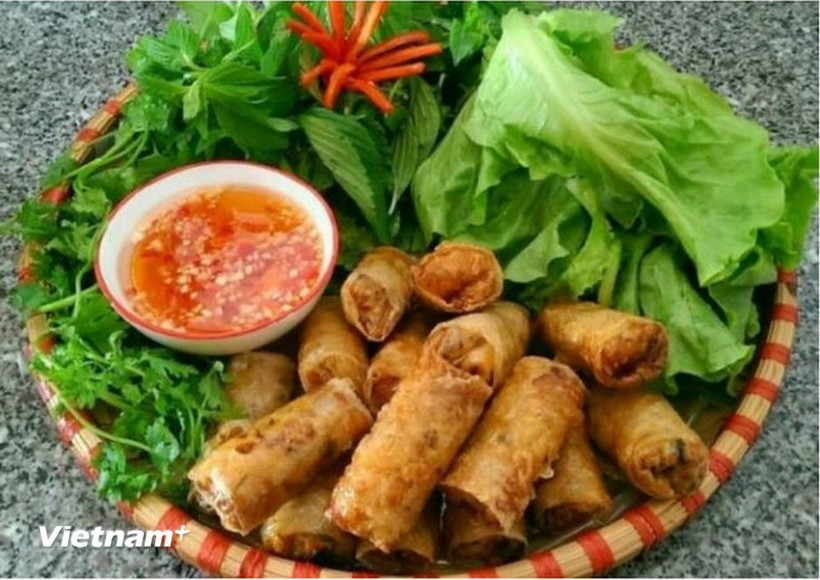 Rollitos de primavera, plato popular de Vietnam (Foto: VNA)