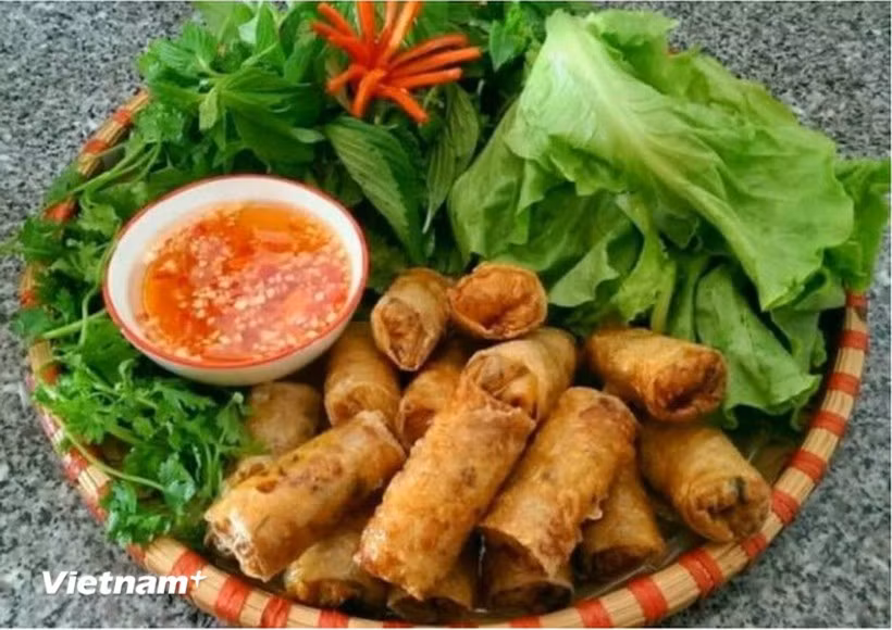 Rollitos de primavera, plato popular de Vietnam (Foto: VNA)