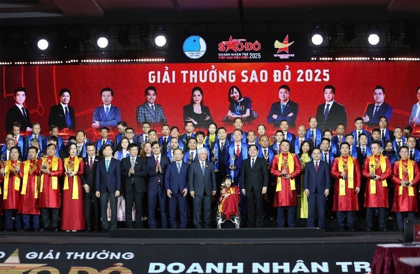 Premios Estrella Roja reconocen a 11 jóvenes empresarios vietnamitas. (Foto: VNA)