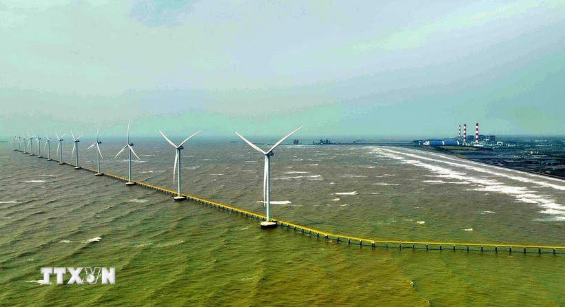 Parque eólico con tecnología surcoreana en la provincia vietnamita de Tra Vinh. (Foto: VNA)