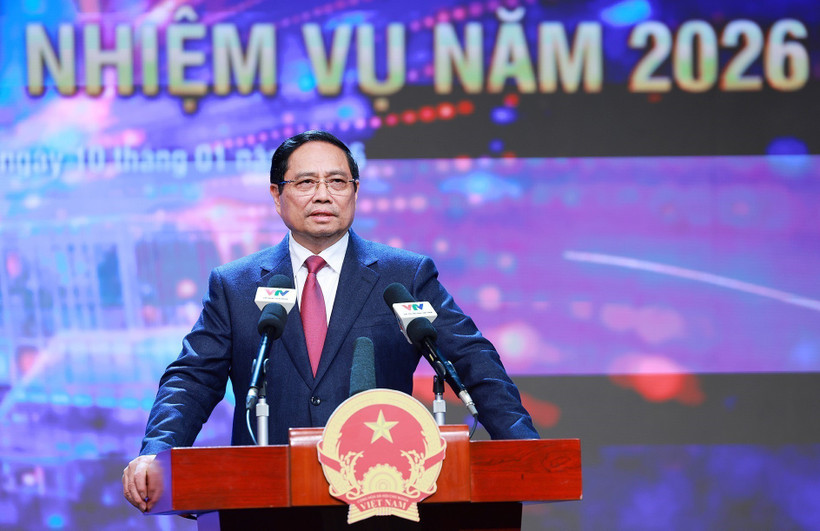 El primer ministro de Vietnam, Pham Minh Chinh, elogió a la Televisión Nacional (VTV) por su información oportuna (Foto: VNA)