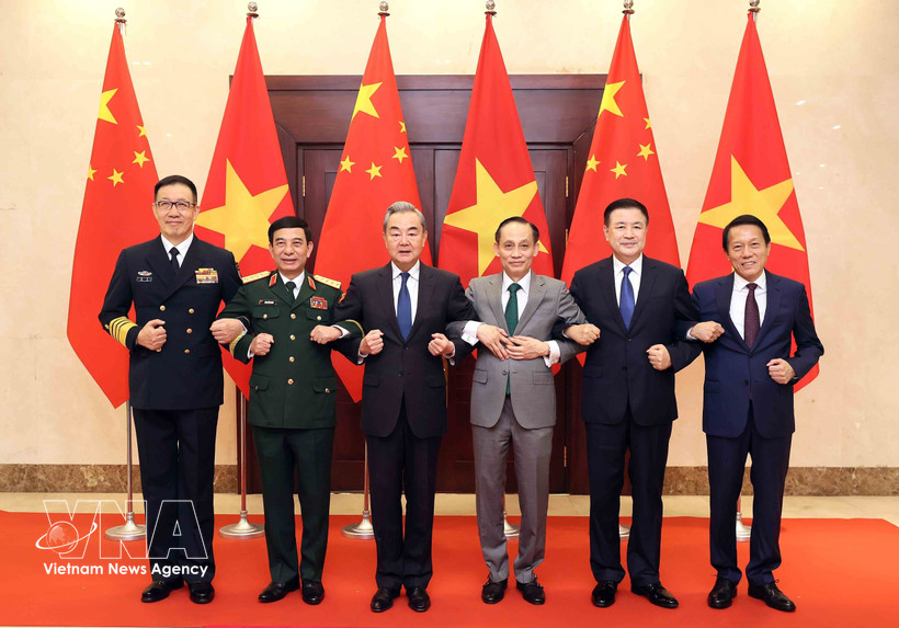 Ministros de Relaciones Exteriores, Defensa y Seguridad Pública de Vietnam y China en el primer Diálogo estratégico 3+3 (Foto: VNA)