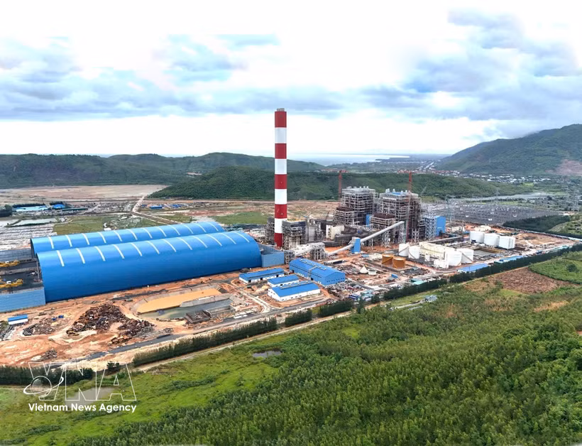 Conectan a la red eléctrica nacional la Unidad 1 de la central térmica Quang Trach 1 (Foto: VNA)