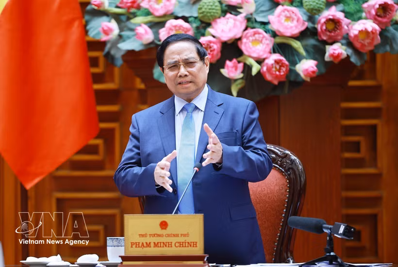 Premier de Vietnam insta a política monetaria y fiscal flexible para alcanzar crecimiento de dos dígitos (Foto: VNA)