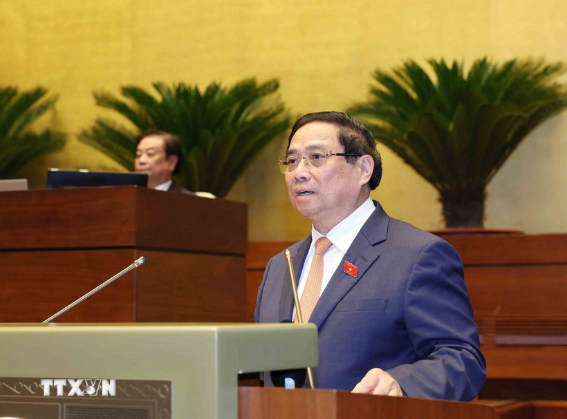 El primer ministro de Vietnam, Pham Minh Chinh, presenta plan para el desarrollo socioeconómico de 2026. (Foto: VNA)