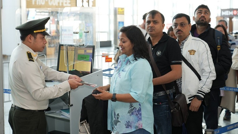 Vietnam refuerza controles sanitarios 24/7 para prevenir infecciones por el virus Nipah (Foto: VNA)