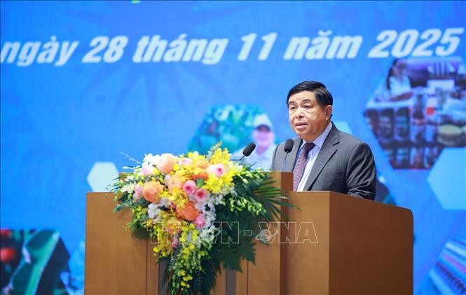 El viceprimer ministro vietnamita Nguyen Chi Dung en el Foro de Economía Cooperativa 2025. (Foto: VNA)