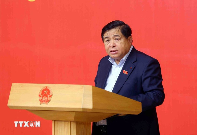 El viceprimer ministro Nguyen Chi Dung, miembro del Buró Ejecutivo del Comité partidista en el Gobierno. (Foto: VNA)