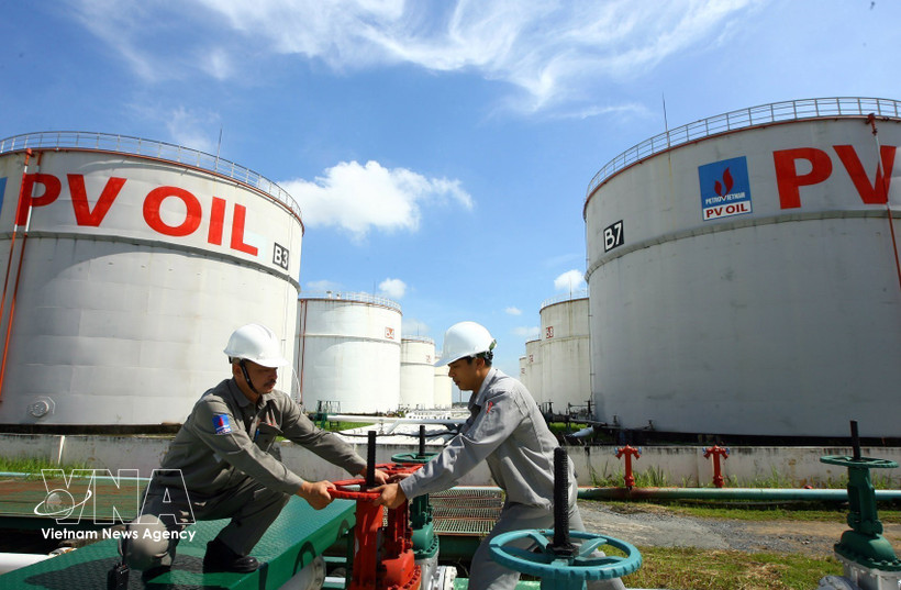 Operación del sistema de suministro de gasolina y petróleo en PV Oil Nha Be (Ciudad Ho Chi Minh). Foto: VNA