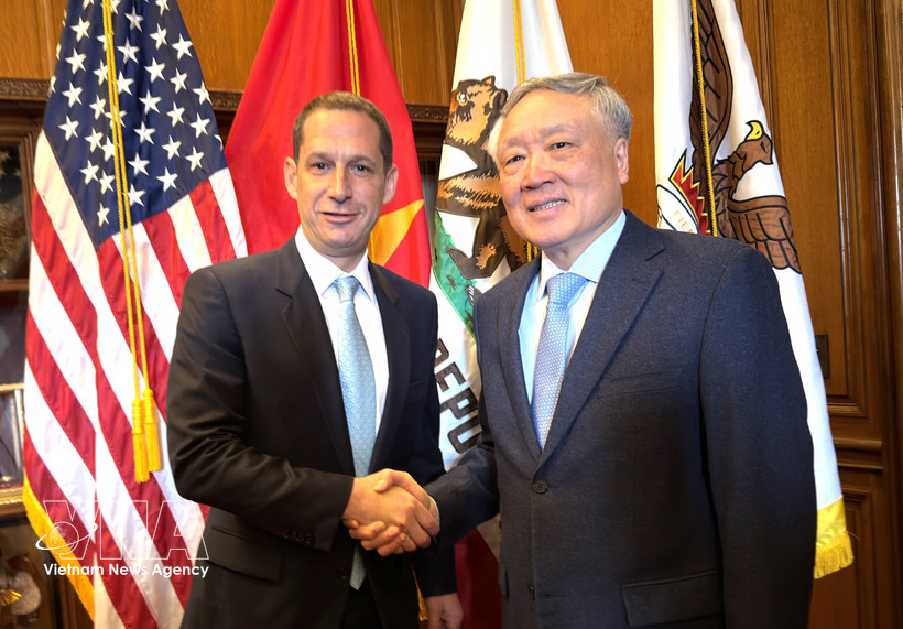 El viceprimer ministro permanente vietnamita, Nguyen Hoa Binh, y el alcalde de San Francisco, Daniel Lurie. (Foto: VNA)