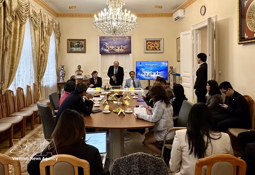 El seminario científico titulado “La Inteligencia Artificial en el sistema judicial y de tribunales: Experiencias de la Unión Europea y aplicaciones para Vietnam”. (Foto: VNA)