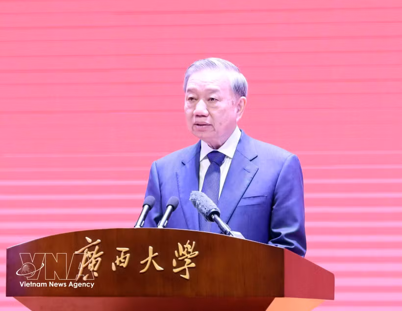 El secretario general del Partido Comunista y presidente de Vietnam, To Lam, habla en la cita (Foto: VNA)