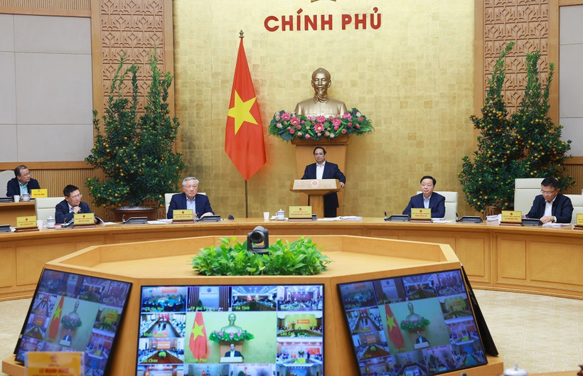 El primer ministro de Vietnam, Pham Minh Chinh, preside la reunión mensual del Gobierno (Foto: VNA)