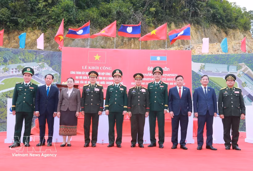 Intercambio de Amistad de Defensa Fronteriza Vietnam-Laos prioriza el bienestar social en las zonas limítrofes (Foto: VNA)