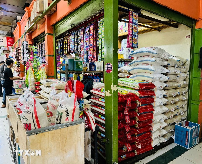 Una tienda de arroz en el mercado de Santa en Yakarta, Indonesia. (Foto: VNA)