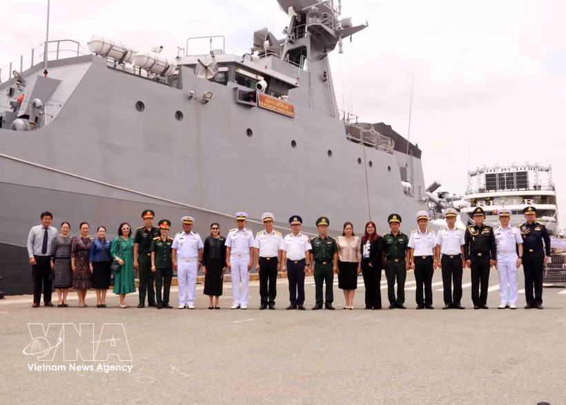 Buque de Armada tailandesa realiza visita de amistad a Ciudad Ho Chi Minh (Foto: VNA)