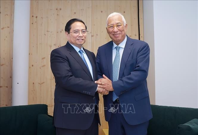 El primer ministro de Vietnam, Pham Minh Chinh, se reúne en Kuala Lumpur con el presidente del Consejo Europeo, Antonio Costa. (Foto: VNA)