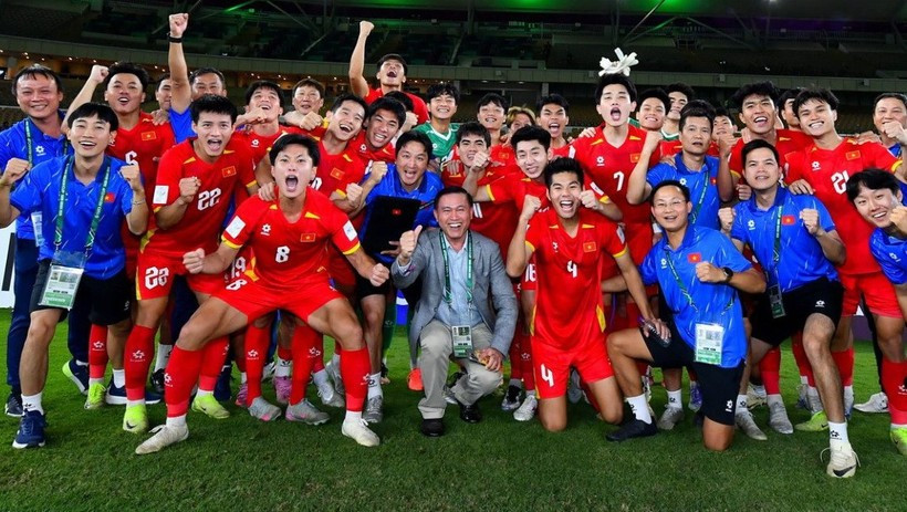 Equipo sub-23 de Vietnam celebra la victoria (Foto: VNA)